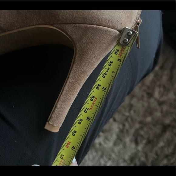 Heels - Picture 3 of 3